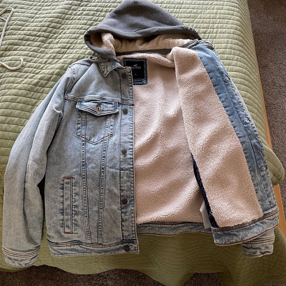 Worn once mans denim jacket with a sweatshirt grey hoodie! nice Sherpa lining